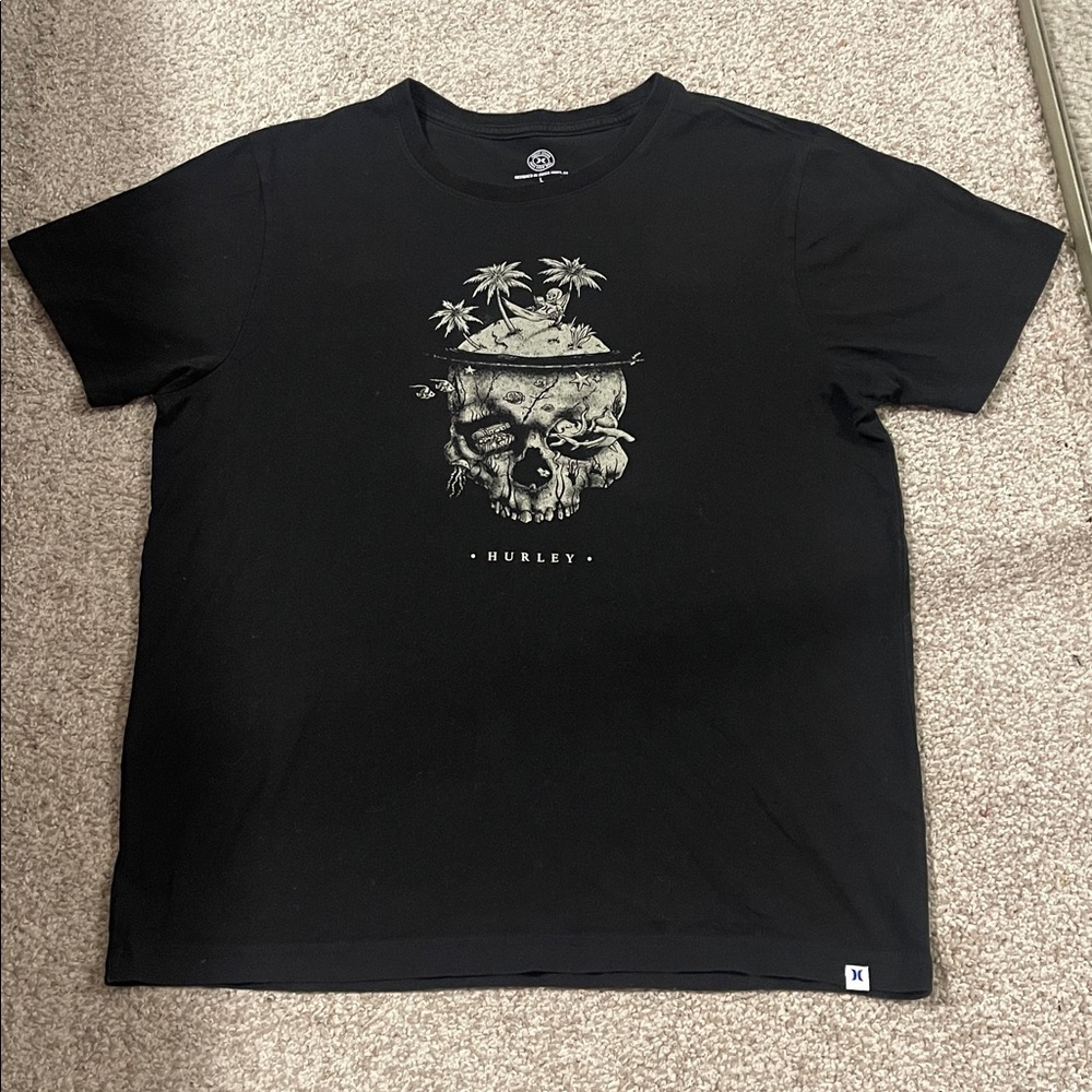 Hurley Black T-Shirt with White Interior Print size L